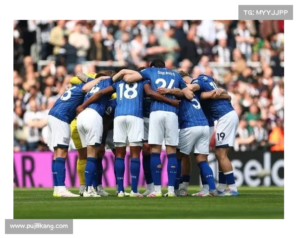 英超降级战迎来激烈角逐 三队争夺最后两个保级名额谁能成功生还